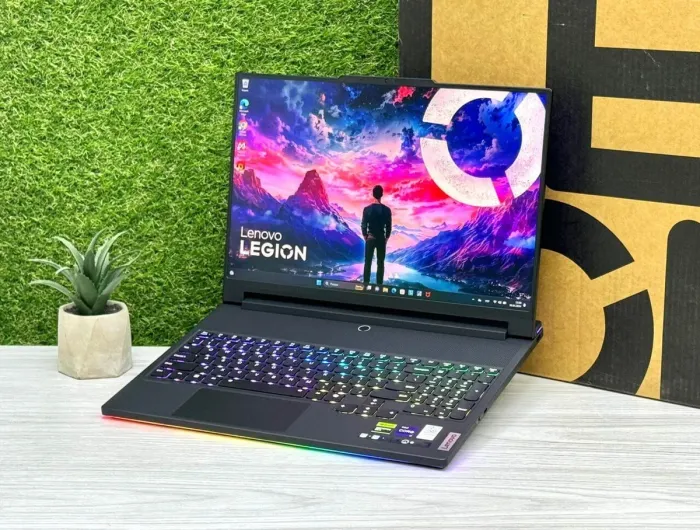 Ігровий ноутбук Lenovo Legion 9 16IRX9 Carbon / 16" (3200x2000) IPS / Intel Core i9-14900HX (24 (32) ядра по 1.6 - 5.8 GHz) / 32 GB DDR5 / 2000 GB SSD / nVidia GeForce RTX 4080, 12 GB GDDR6X, 192-bit / WebCam / Win 11 Pro - зображення 4