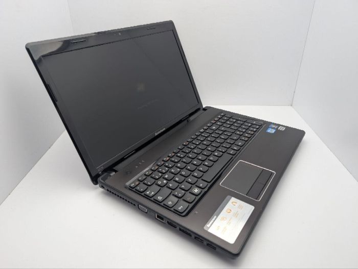 Ноутбук Lenovo G570 / 15.6" (1366x768) TN / Intel Core i3-2310M (2 (4) ядра по 2.1 GHz) / 8 GB DDR3 / 640 GB HDD / Intel HD Graphics 3000 / WebCam / DVD-ROM б/в - зображення 6