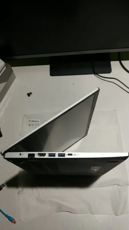 Ультрабук Acer Aspire 3 15 A315-44P-R7GS / 15.6" (1920x1080) TN / AMD Ryzen 7 5700U (8 (16) ядер по 1.8 - 4.3 GHz) / 16 GB DDR4 / 512 GB SSD / AMD Radeon Graphics / WebCam / Win 11 - зображення 5