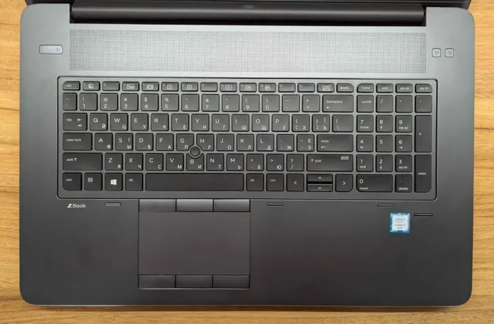 Мобільна робоча станція HP zBook 17 G3 / 17.3" (1920x1080) IPS / Intel Core i7-6700HQ (4 (8) ядра по 2.6 - 3.5 GHz) / 32 GB DDR4 / 512 GB SSD / nVidia Quadro M3000M, 4 GB GDDR5, 256-bit / Fingerprint / WebCam / Windows 10 б/в - зображення 3