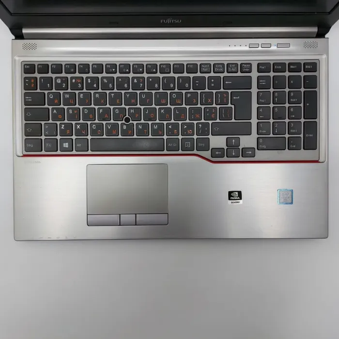 Мобільна робоча станція Б-клас Fujitsu Celsius H760 / 15.6" (1920x1080) IPS / Intel Core i5-6440HQ (4 ядра по 2.6 - 3.5 GHz) / 32 GB DDR4 / 512 GB SSD / nVidia Quadro M600M, 2 GB GDDR5, 128-bit / WebCam / Win 11 Pro б/в - зображення 3