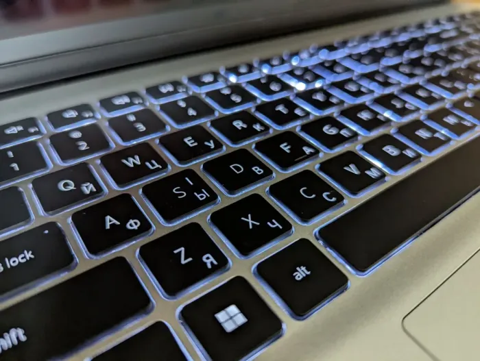 Ноутбук Dell Inspiron 15 3525 / 15.6" (1920x1080) IPS Touch / AMD Ryzen 5 5625U (6 (12) ядер по 2.3 - 4.3 GHz) / 16 GB DDR4 / 512 GB SSD / AMD Radeon Vega 8 / WebCam / Windows 11 б/в - зображення 6