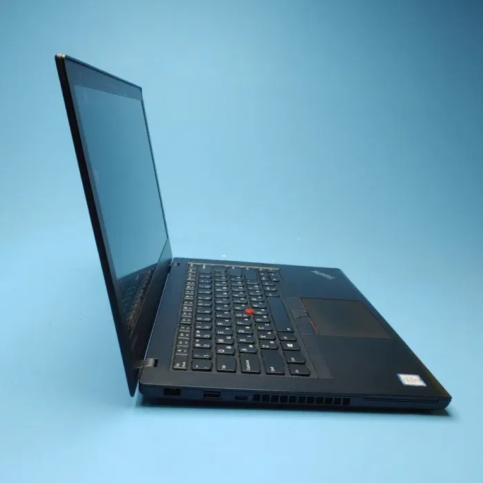 Ультрабук Б-клас Lenovo ThinkPad T470 / 14" (1920x1080) IPS / Intel Core i5-6300U (2 (4) ядра по 2.4 - 3.0 GHz) / 8 GB DDR4 / 240 GB SSD / Intel HD Graphics 520 / Win 10 Pro б/в - зображення 3