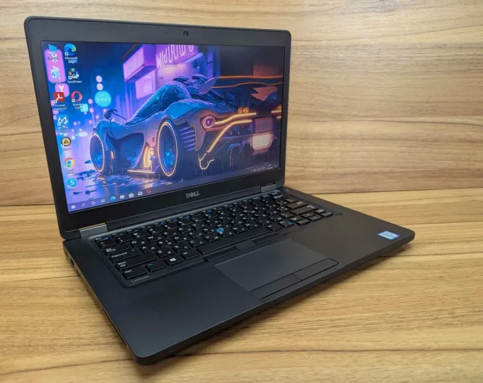 Ультрабук Dell Latitude 5480 / 14" (1366x768) TN / Intel Core i5-6440HQ (4 ядра по 2.6 - 3.5 GHz) / 8 GB DDR4 / 240 GB SSD / Intel HD Graphics 530 / WebCam / Windows 10 б/в - зображення 4