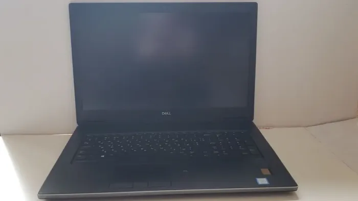Мобільна робоча станція Б-клас Dell Precision 7730 / 17.3" (1920x1080) IPS / Intel Core i7-8850H (6 (12) ядер по 2.6 - 4.3 GHz) / 32 GB DDR4 / 128 GB SSD M.2 + 512 GB SSD M.2 / nVidia Quadro P3200, 6 GB GDDR5, 192-bit / WebCam б/в - зображення 2