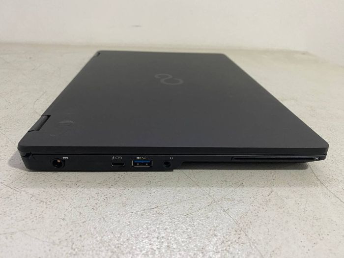 Нетбук Fujitsu LifeBook U729 / 12.5" (1920x1080) IPS / Intel Core i5-8265U (4 (8) ядра по 1.6 - 3.9 GHz) / 8 GB DDR4 / 256 GB SSD / UHD Graphics / WebCam б/в - зображення 3