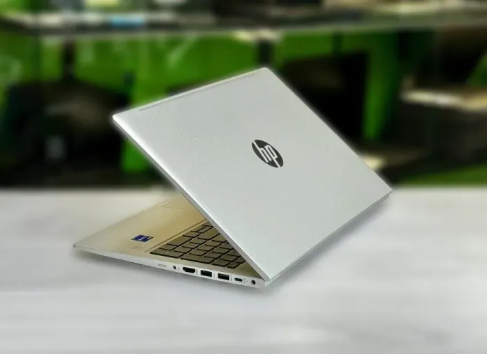 Ультрабук HP ProBook 450 G9 / 15.6" (1920x1080) IPS / Intel Core i7-1255U (10 (12) ядер по 1.7 - 4.7 GHz) / 32 GB DDR4 / 1000 GB SSD M.2 / Intel Iris Xe Graphics / WebCam / Win 11 Pro б/в - зображення 5