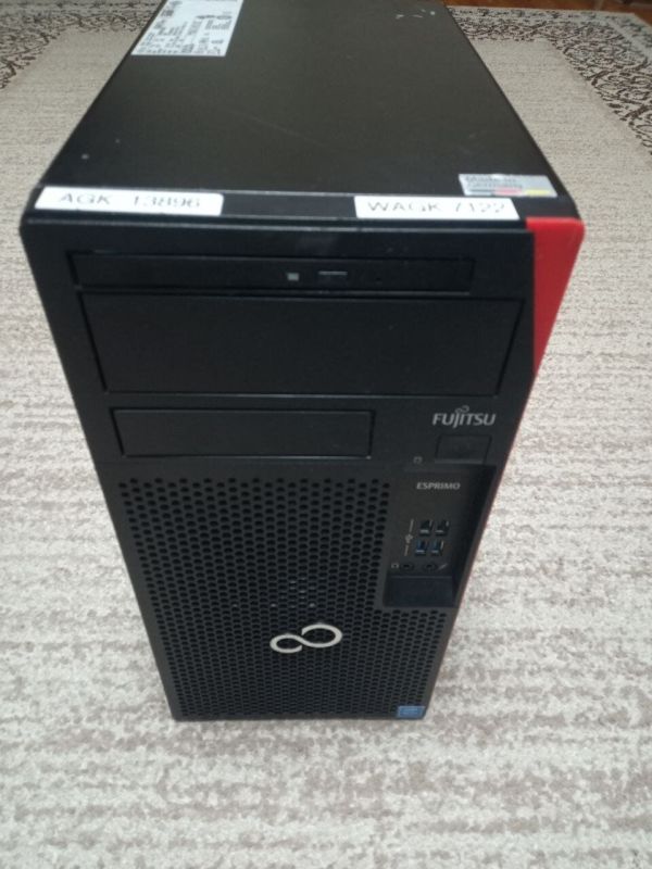 ПК Б-клас Fujitsu Esprimo P557 E85 Tower / Intel Pentium G4400 (2 ядра по 3.3 GHz) / 4 GB DDR4 / 120 GB SSD / Intel HD Graphics 510 б/в - зображення 2