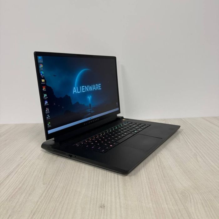 Ігровий ноутбук Б-клас Dell Alienware m17 R5 / 17.3" (1920x1080) IPS / AMD Ryzen 7 6800H (8 (16) ядер по 3.2 - 4.7 GHz) / 16 GB DDR5 / 1000 GB SSD NVMe / nVidia GeForce RTX 3060, 6 GB GDDR6, 192-bit / WebCam б/в - зображення 4