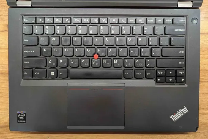 Ноутбук Б-клас Lenovo ThinkPad T440p / 14" (1366x768) TN / Intel Core i5-4200U (2 (4) ядра по 1.6 - 2.6 GHz) / 8 GB DDR3 / 240 GB SSD / Intel HD Graphics 4400 / WebCam / Windows 10 б/в - зображення 4