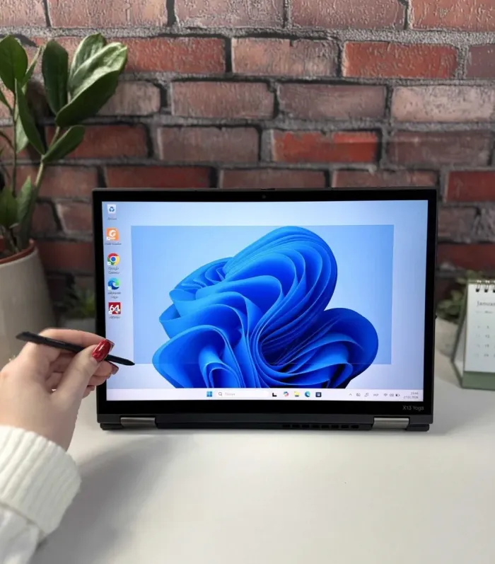 Ультрабук-трансформер Lenovo ThinkPad X13 Yoga Gen2 / 13.3" (1920x1080) IPS Touch / Intel Core i5-1145G7 (4 (8) ядра по 4.4 GHz) / 16 GB DDR4 / 256 GB SSD / Intel Iris Xe Graphics / WebCam / Стилус / Windows 10 Pro б/в - зображення 4