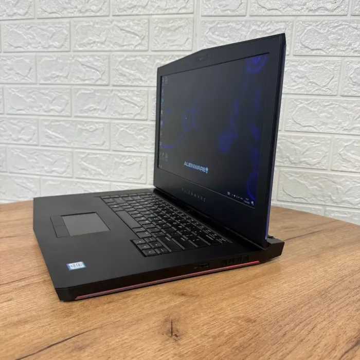 Ігровий ноутбук Dell Alienware 15 R3 / 15.6" (1920x1080) IPS / Intel Core i7-6700HQ (4 (8) ядра по 2.6 - 3.5 GHz) / 16 GB DDR4 / 256 GB SSD / nVidia GeForce GTX 1060, 6 GB GDDR5, 192-bit / WebCam б/в - зображення 5