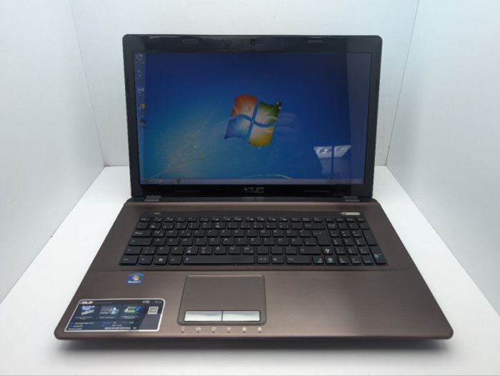 Ноутбук Asus X73E / 17.3" (1600x900) TN / Intel Core i3-2350M (2 (4) ядра по 2.3 GHz) / 6 GB DDR3 / 320 GB HDD / Intel HD Graphics 3000 / WebCam / DVD-ROM б/в - зображення 2