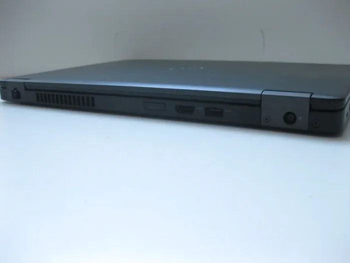 Ультрабук Dell Latitude E5490 / 14" (1920x1080) IPS Touch / Intel Core i5-7300U (2 (4) ядра по 2.6 - 3.5 GHz) / 8 GB DDR4 / 256 GB SSD / Intel UHD Graphics 620 / WebCam б/в - зображення 6