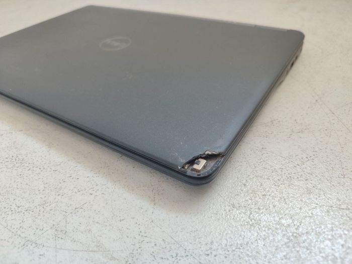 Нетбук Б-клас Dell Latitude E7250 / 12.5" (1366x768) TN / Intel Core i5-5300U (2 (4) ядра по 2.3 - 2.9 GHz) / 8 GB DDR3 / 128 GB SSD / Intel HD Graphics 5500 / WebCam б/в - зображення 3