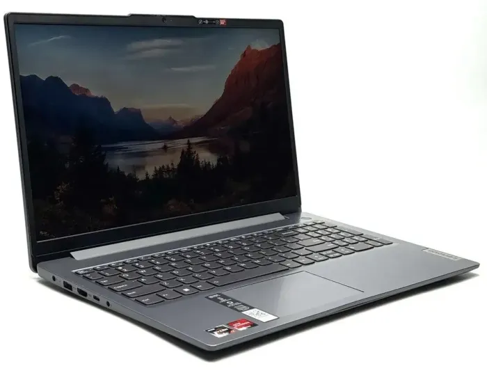 Ультрабук Lenovo IdeaPad Slim 3 15ABR8 / 15.6" (1920x1080) IPS / AMD Ryzen 7 7730U (8 (16) ядра по 2.0 - 4.5 GHz) / 16 GB DDR4 / 256 GB SSD / AMD Radeon RX Vega 8 Graphics / WebCam / Win 11 б/в - зображення 4