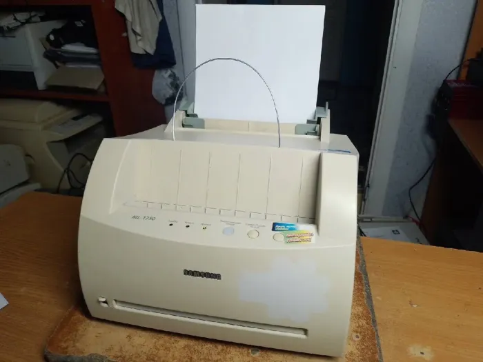 Принтер Б-клас Samsung ML-1250 / Лазерний монохромний друк / 1200x600 dpi / A4 / 12 стор/хв / USB 2.0, LPT б/в - зображення 2