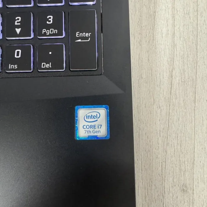 Ігровий ноутбук Б-класу Clevo N850Hj / 15,6" (1920x1080) IPS / Intel Core i7-7700HQ (4 (8) ядра по 2,8 - 3,8 ГГц) / 8 ГБ DDR4 / 128 ГБ SSD + 500 ГБ HDD / nVidia GeForce GTX 1050, 2 ГБ GDDR5, 128-біт / WebCam б/в - зображення 3