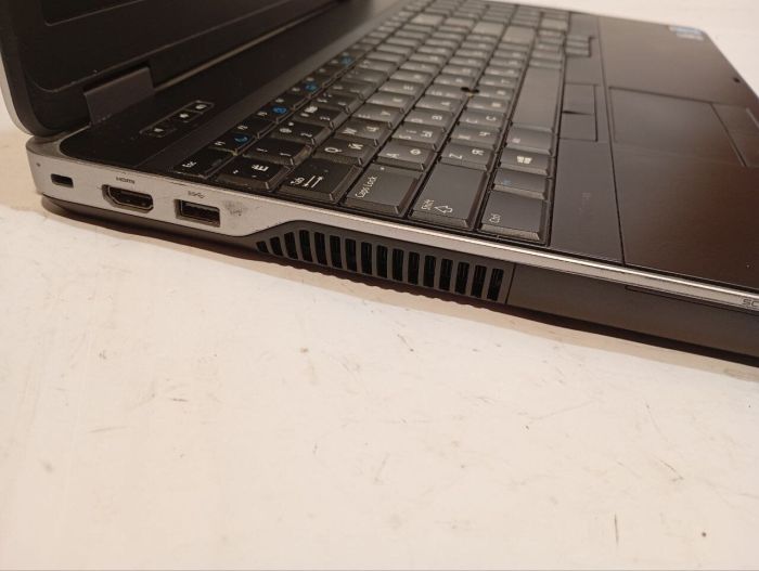 Ноутбук Б-клас Dell Latitude E6540 / 15.6" (1366x768) TN / Intel Core i5-4300M (2 (4) ядра по 2.6 - 3.3 GHz) / 8 GB DDR3 / 240 GB SSD / Intel HD Graphics 4600 / WebCam / DVD-RW б/в - зображення 6