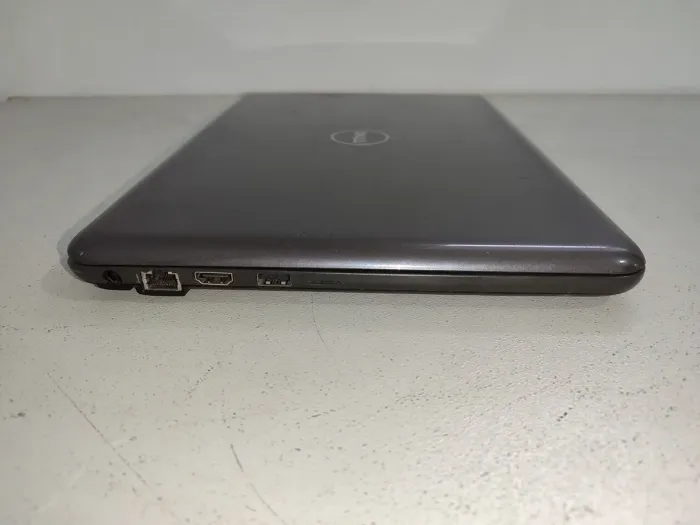 Ноутбук Б-клас Dell Latitude 3380 / 13.3" (1366x768) TN / Intel Core i3-6006U (2 (4) ядра по 2 GHz) / 8 GB DDR4 / 128 GB SSD / Intel HD Graphics 520 / WebCam / HDMI б/в - зображення 3