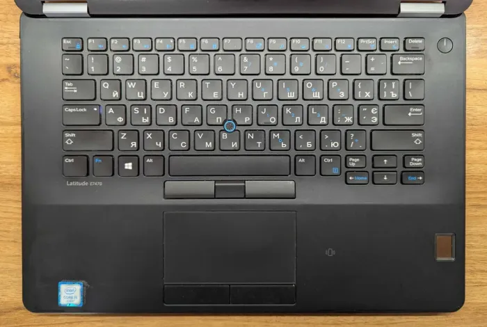 Ультрабук Б-клас Dell Latitude E7470 / 14" (1920x1080) IPS / Intel Core i5-6300U (2 (4) ядра по 2.4 - 3.0 GHz) / 8 GB DDR4 / 256 GB SSD / Intel HD Graphics 520 / WebCam / TouchID / Windows 10 б/в - зображення 4