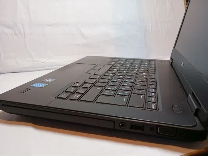 Ноутбук Б-клас Dell Latitude E5440 / 14" (1366x768) TN / Intel Core i5-4310U (2 (4) ядра по 2.0 - 3.0 GHz) / 8 GB DDR3 / 128 GB SSD / Intel HD Graphics 4400 / WebCam б/в - зображення 6