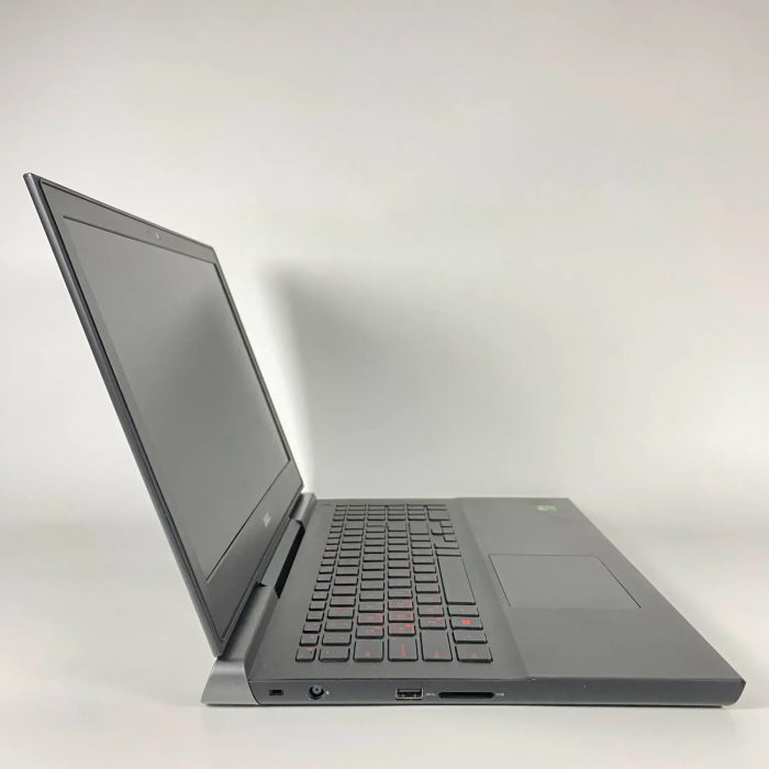 Ігровий ноутбук Dell Inspiron 15 7567 / 15.6" (1920x1080) IPS / Intel Core i5-7300HQ (4 ядра по 2,5 - 3,5 ГГц) / 16 ГБ DDR4 / 128 ГБ SSD + 1000 ГБ HDD / nVidia GeForce GTX 1050 Ti, 4 ГБ GDDR5, 128-bit / WebCam б/в - изображение 4