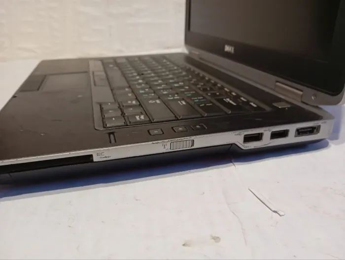 Ноутбук Б-клас Dell Latitude E6430 / 14" (1366x768) TN / Intel Core i5-3340M (2 (4) ядра по 2.7 - 3.4 GHz) / 4 GB DDR3 / 120 GB SSD / Intel HD Graphics 4000 / без АКБ б/в - зображення 6