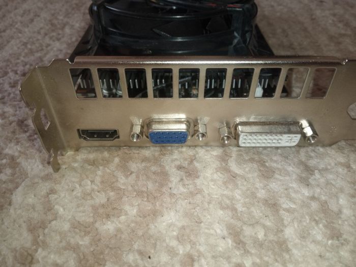 Дискретна відеокарта POV GeForce GTX 550 Ti, 2 GB GDDR3, 128-bit / 1x HDMI, 1x DVI, 1x VGA б/в - зображення 4