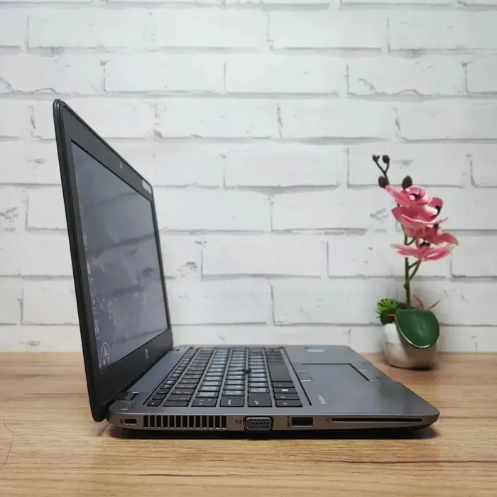 Нетбук HP EliteBook 820 G2 / 12.5" (1366x768) TN / Intel Core i5-5200U (2 (4) ядра по 2.2 - 2.7 GHz) / 8 GB DDR3 / 128 GB SSD / Intel HD Graphics 5500 / WebCam б/в - зображення 5