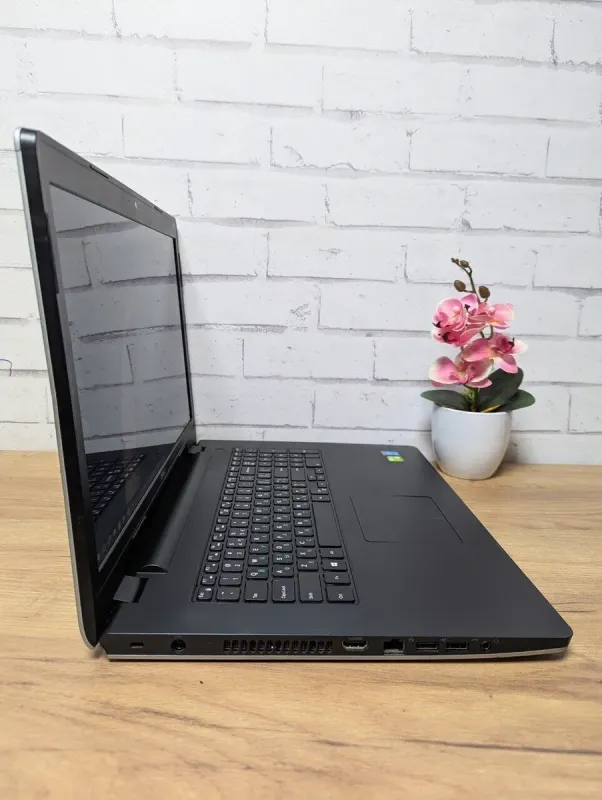 Ноутбук Б-клас Dell Inspiron 17 P26E / 17.3" (1600x900) TN / Intel Core i5-4210U (2 (4) ядра по 1.7 - 2.7 GHz) / 8 GB DDR3 / 128 GB SSD / nVidia GeForce 840M, 2 GB GDDR3, 64-bit / WebCam / DVD-ROM б/в - зображення 4