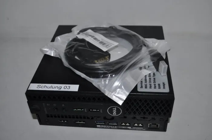 Неттоп Dell OptiPlex 3050 Micro USFF / Intel Core i5-6500T (4 ядра по 2.5 - 3.1 GHz) / 12 GB DDR4 / 120 GB SSD M.2 + 250 GB HDD / Intel UHD Graphics 530 / Windows 11 Pro б/в - зображення 3