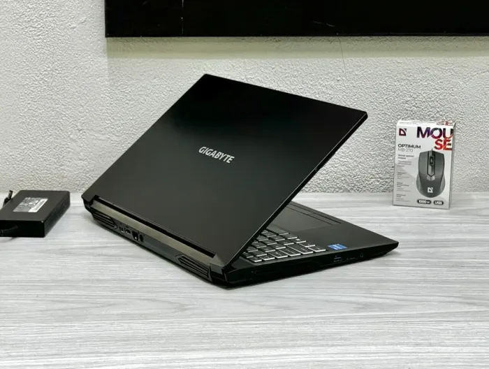 Ігровий ноутбук Gigabyte G5 GD / 15.6" (1920x1080) IPS / Intel Core i5-11400H (6 (12) ядер по 2.7 - 4.5 GHz) / 16 GB DDR4 / 512 GB SSD M.2 / nVidia GeForce RTX 3050 Ti, 4 GB GDDR6, 128-bit / WebCam / Win 11 б/в - зображення 5