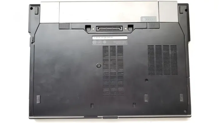 Ноутбук Dell Latitude E6410 / 14.1" (1440x900) TN / Intel Core i7-620M (2 (4) ядра по 2.66 - 3.33 GHz) / 8 GB DDR3 / 180 GB SSD / Intel HD Graphics / WebCam б/в - зображення 9