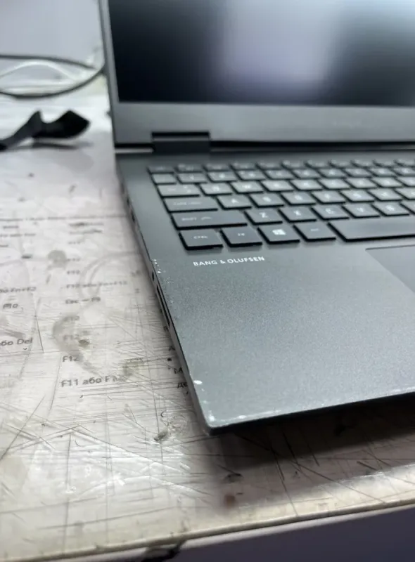 Ігровий ноутбук Б-класу HP Omen 15-ek0013dx / 15.6" (1920x1080) IPS / Intel Core i7-10750H (6 (12) ядер по 2.6 - 5.0 GHz) / 16 GB DDR4 / 480 GB SSD / nVidia GeForce RTX 2060, 6 GB GDDR6, 192-bit / WebCam б/в - зображення 3