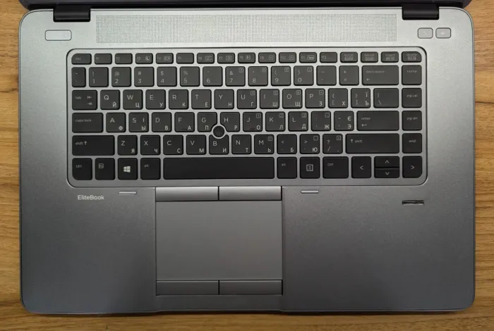 Ноутбук HP EliteBook 755 G2 / 15.6" (1920x1080) IPS / AMD A10 PRO 7350B (4 ядра по 2.1 - 3.3 GHz) / 8 GB DDR3 / 240 GB SSD / AMD Radeon R6 Graphics / WebCam / Fingerprint / Windows 10 б/в - зображення 3