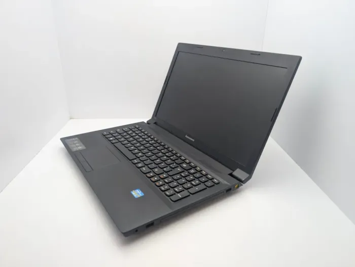 Ноутбук Lenovo B590 / 15.6" (1366x768) TN / Intel Core i3-2348M (2 (4) ядра по 2.3 GHz) / 6 GB DDR3 / 240 GB SSD / Intel HD Graphics 3000 / WebCam / АКБ не тримає б/в - зображення 6