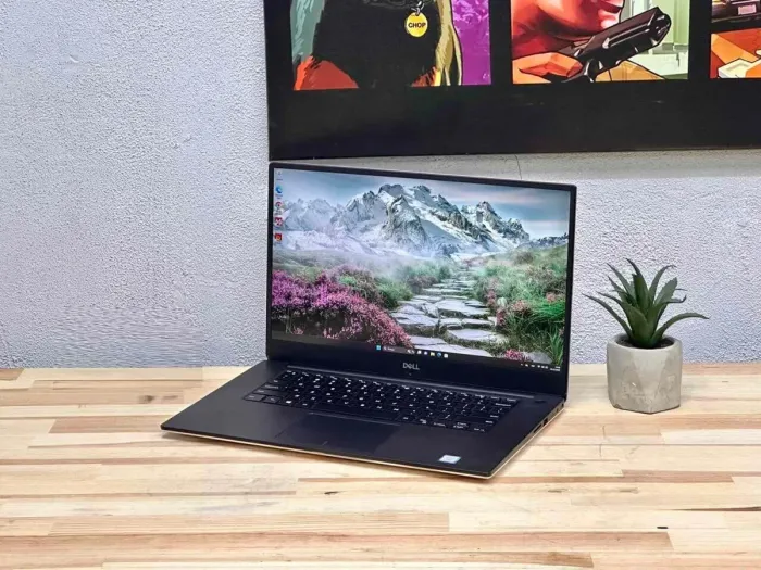 Мобільна робоча станція Dell Precision 5530 / 15.6" (1920x1080) IPS / Intel Core i7-8850H (6 (12) ядер по 2.6 - 4.3 GHz) / 16 GB DDR4 / 512 GB SSD M.2 / nVidia Quadro P1000, 4 GB GDDR5, 128-bit / WebCam / Win 11 Pro б/в - зображення 4
