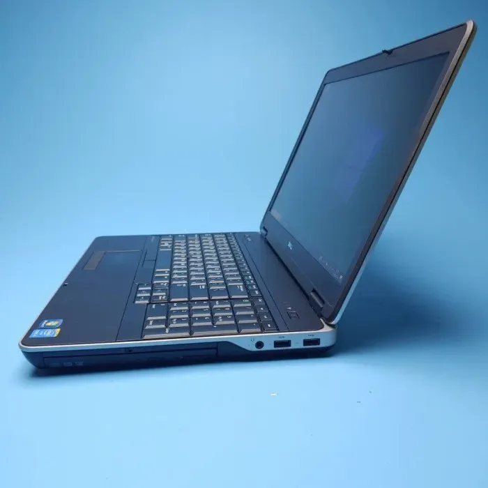 Ноутбук Dell Latitude E6540 / 15.6" (1920x1080) TN / Intel Core i5-4300M (2 (4) ядра по 2.6 - 3.3 GHz) / 8 GB DDR3 / 480 GB SSD / AMD Radeon HD 8790M, 2 GB GDDR5, 128-bit / DVD-RW / Win 10 Pro б/в - зображення 4