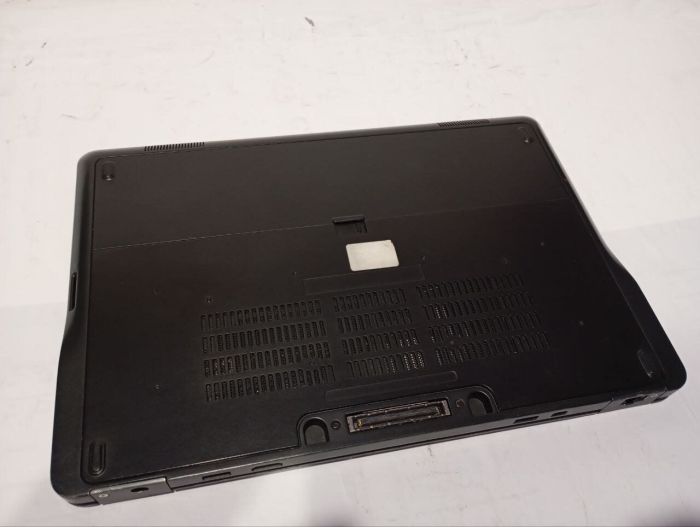 Ультрабук Б-клас Dell Latitude E7450 / 14" (1920x1080) TN / Intel Core i7-5600U (2 (4) ядра по 2.6 - 3.2 GHz) / 16 GB DDR3 / 256 GB SSD / Intel HD Graphics 5500 / WebCam б/в - изображение 7