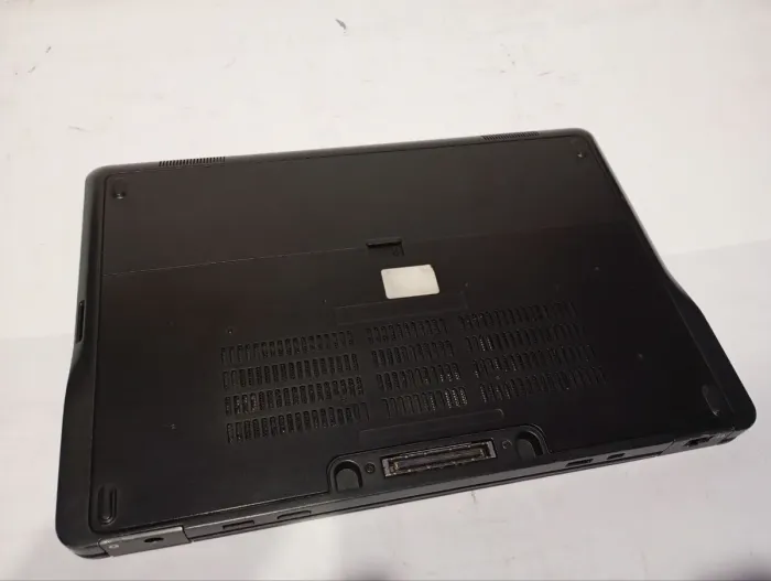 Ультрабук Б-клас Dell Latitude E7450 / 14" (1920x1080) TN / Intel Core i7-5600U (2 (4) ядра по 2.6 - 3.2 GHz) / 16 GB DDR3 / 256 GB SSD / Intel HD Graphics 5500 / WebCam б/в - зображення 7