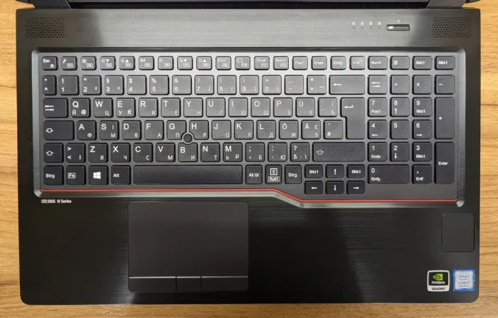 Мобільна робоча станція Fujitsu Celsius H780 / 15.6" (1920x1080) IPS / Intel Core i7-8750H (6 (12) ядер по 2.2 - 4.1 GHz) / 32 GB DDR4 / 512 GB SSD / nVidia Quadro P600, 4 GB GDDR5, 128-bit / WebCam / Fingerprint / Windows 10 б/в - зображення 3