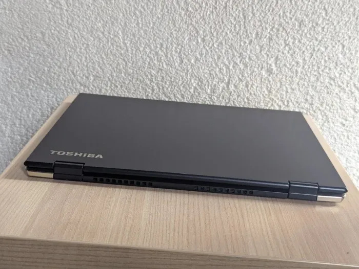 Нетбук Toshiba Portege X20W-E / 12.5" (1920x1080) TN Touch / Intel Core i5-8350U (4 (8) ядра по 1.7 - 3.6 GHz) / 16 GB DDR3 / 128 GB SSD / Intel UHD Graphics 620 / WebCam б/в - зображення 9