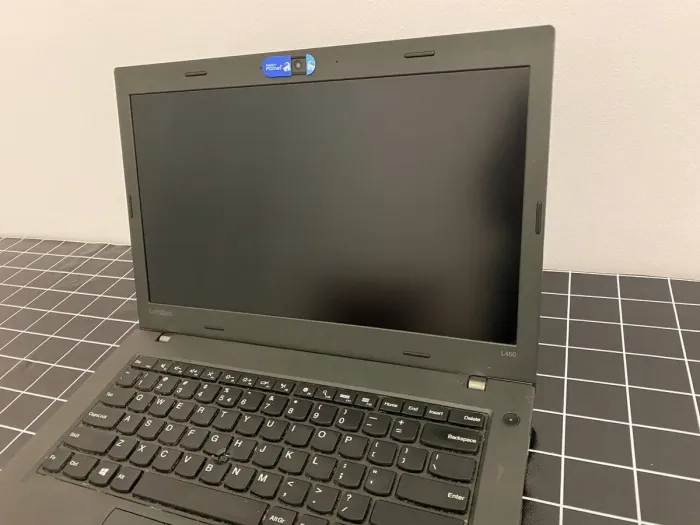 Ноутбук Б-клас Lenovo ThinkPad L460 / 14" (1920x1080) IPS / Intel Core i3-6100U (2 (4) ядра по 2.3 GHz) / 4 GB DDR4 / 192 GB SSD / Intel HD Graphics 520 / WebCam / miniDP б/в - зображення 3