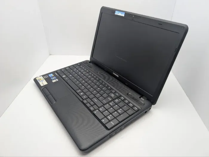 Ноутбук Toshiba Satellite C660 / 15.6" (1366x768) TN / Intel Core i3-370M (2 (4) ядра по 2.4 GHz) / 6 GB DDR3 / 1000 GB HDD / Intel HD Graphics / WebCam / DVD-ROM б/в - зображення 7
