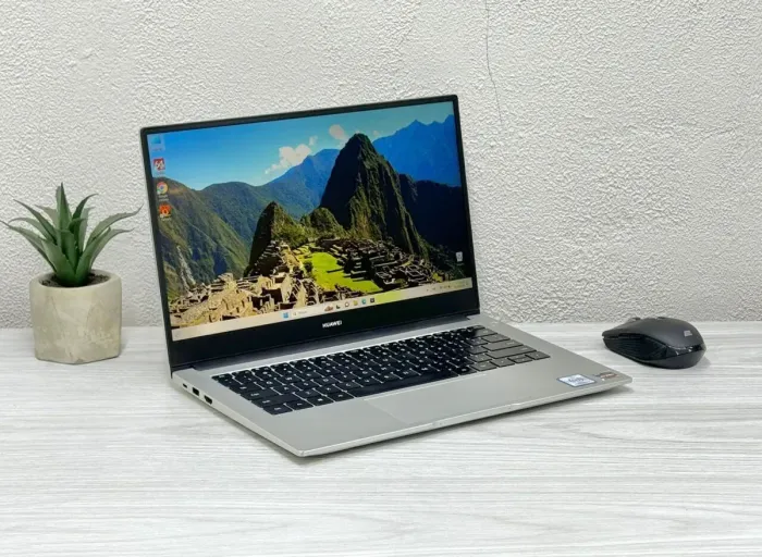 Ультрабук Huawei MateBook D 14 / 14" (1920x1080) IPS / AMD Ryzen 7 3700U (4 (8) ядра по 2.3 - 4.0 GHz) / 8 GB DDR4 / 512 GB SSD M.2 / AMD Radeon RX Vega 10 Graphics / Win 11 Home б/в - зображення 3