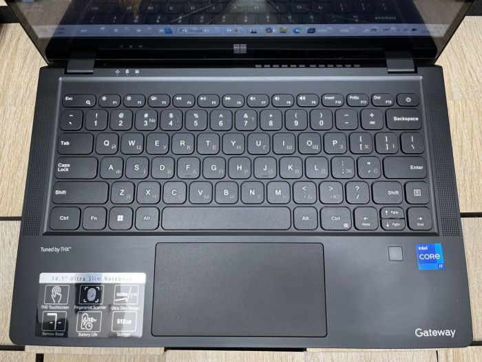 Ультрабук Б-клас Gateway GWTC71427-BK / 14.1" (1920x1080) IPS Touch / Intel Core i7-1255U (10 (12) ядер по 2.8 - 4.7 GHz) / 8 GB DDR4 / 512 GB SSD M.2 / Intel UHD Graphics / WebCam / Fingerprint б/в - зображення 4