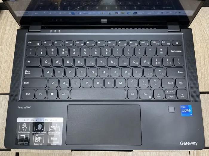 Ультрабук Б-клас Gateway GWTC71427-BK / 14.1" (1920x1080) IPS Touch / Intel Core i7-1255U (10 (12) ядер по 2.8 - 4.7 GHz) / 8 GB DDR4 / 512 GB SSD M.2 / Intel UHD Graphics / WebCam / Fingerprint б/в - зображення 4