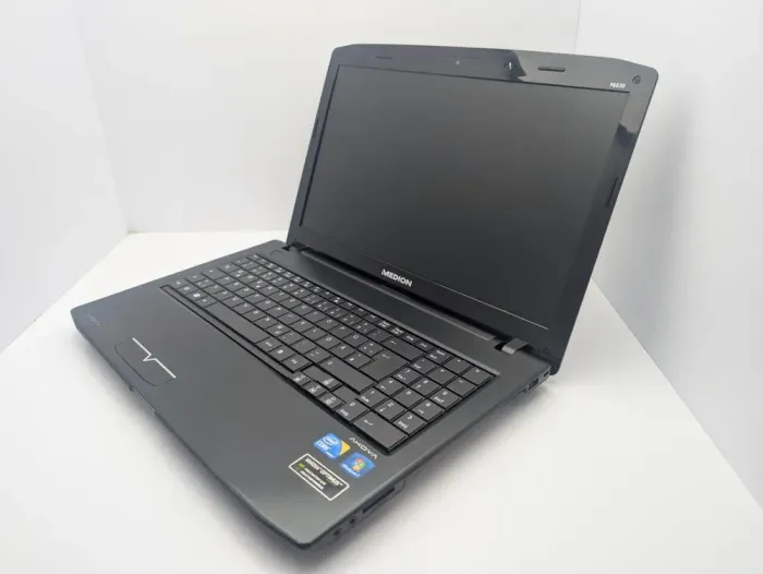 Ноутбук Medion Akoya P6630 / 15.6" (1366x768) TN / Intel Core i3-390M (2 (4) ядра по 2.66 GHz) / 6 GB DDR3 / 640 GB HDD / nVidia GeForce GT 540M, 1 GB GDDR3, 128-bit / WebCam б/в - зображення 4
