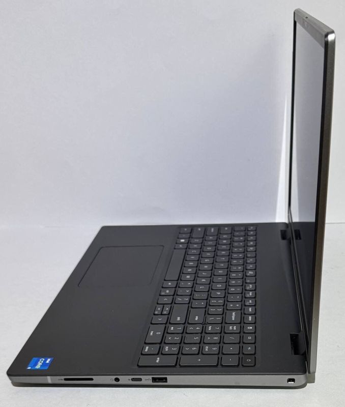 Ноутбук Dell Precision 7670 / 16" (1920x1200) IPS / Intel Core i5-12600HX (12 (16) ядер по 2.5 - 4.6 GHz) / 16 GB DDR5 / 512 GB SSD / Intel UHD Graphics / WebCam б/в - зображення 7